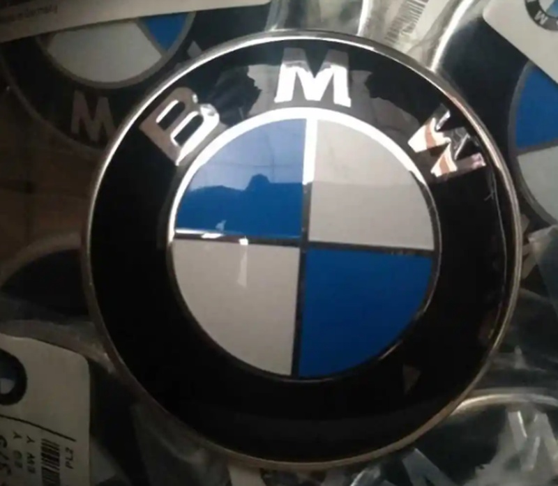 Эмблема капота BMW